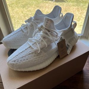 Yeezy 350 Bone
